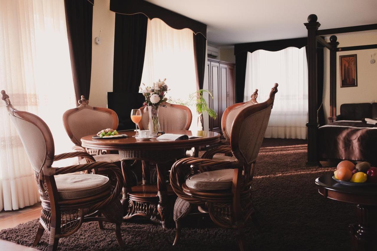 Aivengo Hotel Kolodenka Exteriör bild