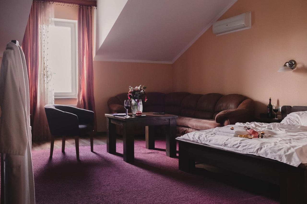 Aivengo Hotel Kolodenka Exteriör bild